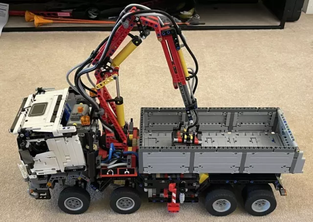 LEGO TECHNIC 42043 Mercedes Benz AROCS Truck NEW LIGHT KIT