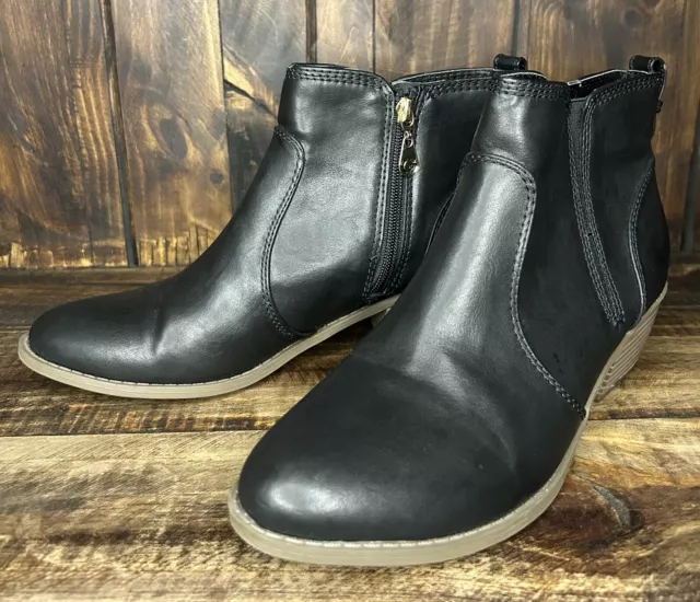 G By Guess 9.5M Black Boots Ankle Booties Zipper Sides Faux Leather 9 1/2 Womens