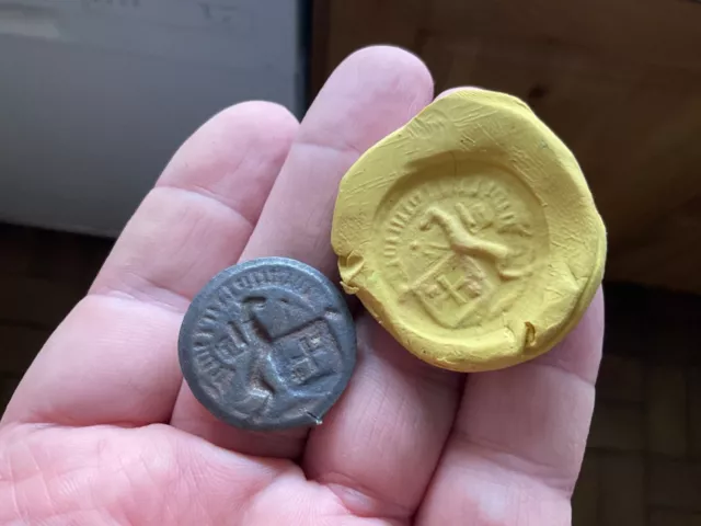 Oldish Looking Seal/Brooch? Animal/Coat Of Arms Artefact.Metal Detecting Finds