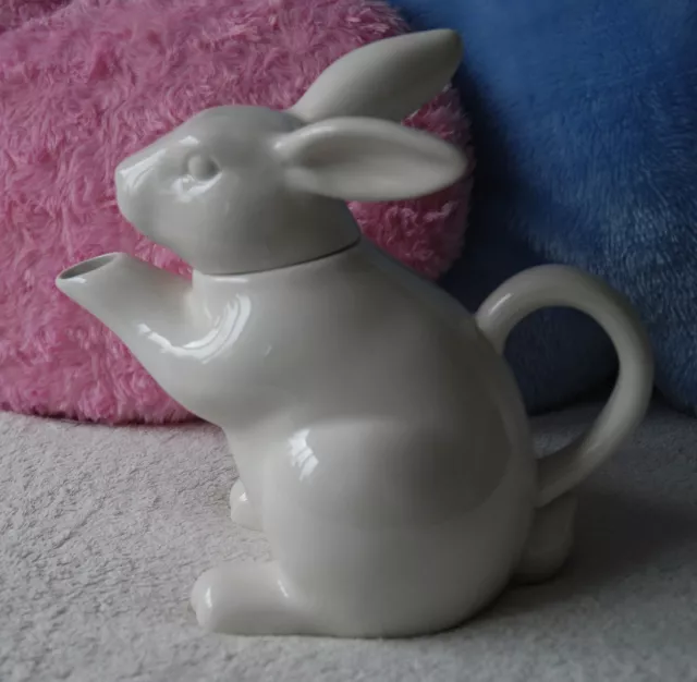 Stunning Bunny Rabbit Shape Porcelain Entire White Teapot 4 cups Easter