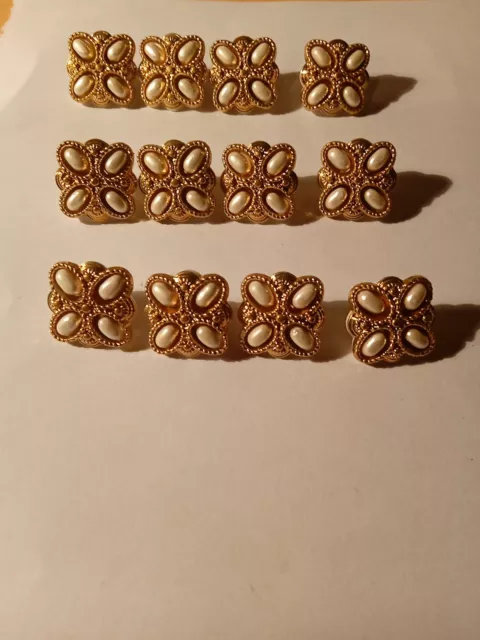 12 Boutons  Doré Et Perles   17x17 mm  Neufs De Stock Ancien
