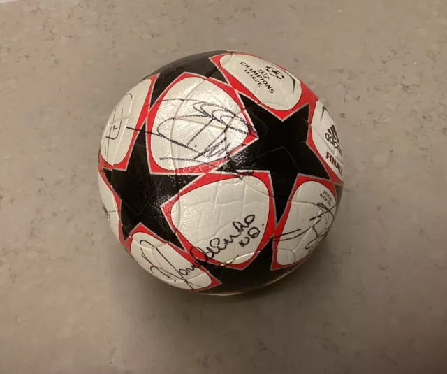 PALLONE CHAMPIONS LEAGUE 2009 10 Firmato Milan EUR 580 00 PicClick IT