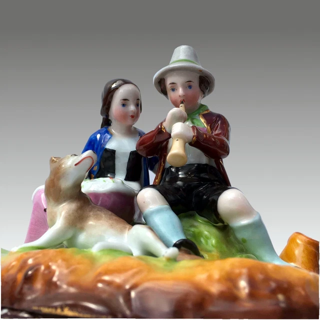 Große antike deutsche Porzellan Figurenverkleidung/Tabak/Pulver Deckeldose c19. Jh