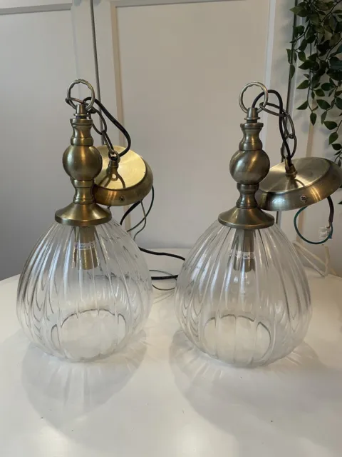 2 x Antique Brass / Ribbed Glass Traditional Pendant Ceiling Lights