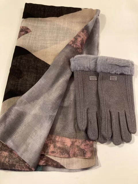 A Large Block Print Scarf /Shawl and Soft, Grey Fleece Lined Gloves, Set , BNWT