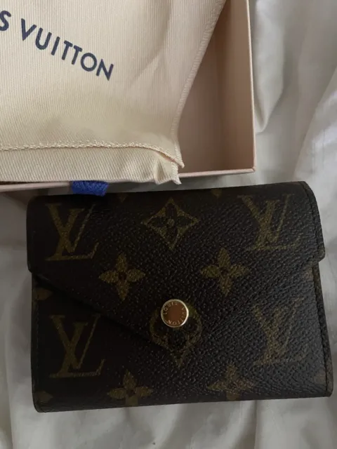 Shop Louis Vuitton PORTEFEUILLE VICTORINE Monogram Unisex Plain Leather  Logo Folding Wallets (M81557, M62472) by Mikrie