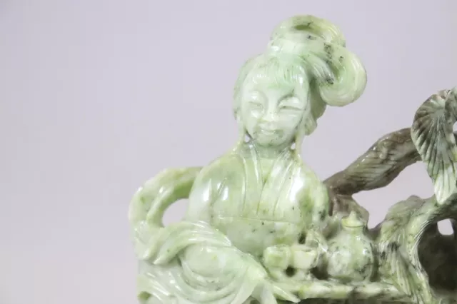 Chinesische Dame geschnitzte Jade Figur auf Holzsockel China (GE672) 3