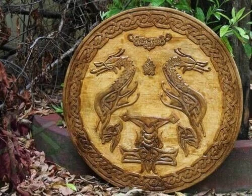 Pájaro tallado en madera Auténtico escudo vikingo desgastado 24" Escudo de...