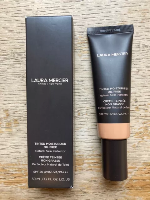 Laura Mercier Tinted Moisturizer Oil Free Natural Skin Perfector SPF20 shade 4C1