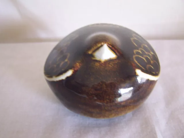 Excellent Arabia of Finland Pottery Small Brown Bird Figurine Signed P W