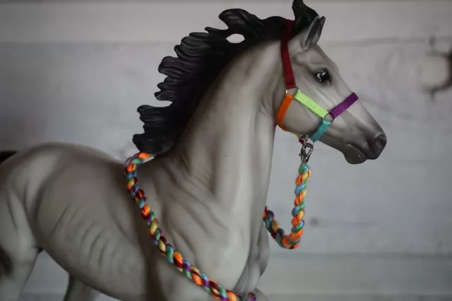 Model horse tack 1:9 fits traditional Breyer. Halter, & lead rope. Rainbow