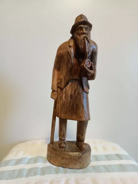 Tiroler Holzschnitzerei - Alter Mann mit Bart und Pfeife - antike Holzfigur 33cm