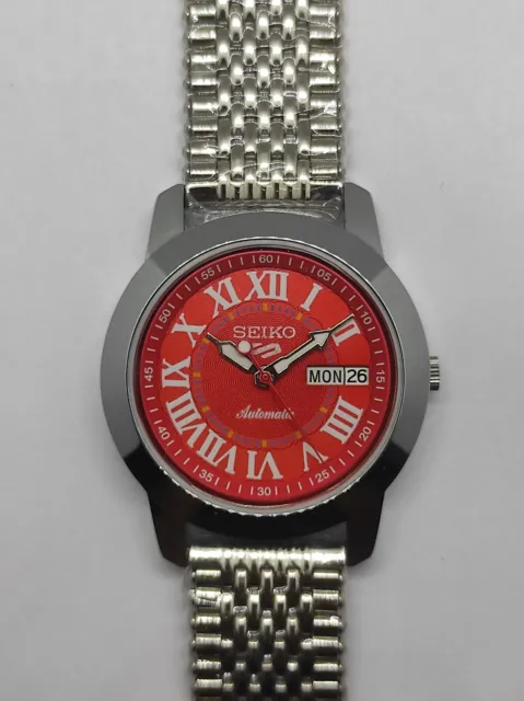 Seiko 5 Automatic Beautiful 17 Jewel Red dial Man's wrist watch