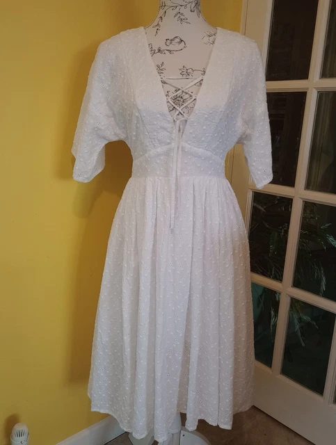 Collectif Bright & Beautiful Cathy White Broderie Anglaise Dress Size 8-10