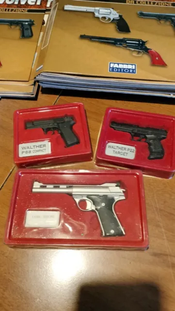 collezione completa 72 pistole in miniatura Fabbri Editori e relativi fascicoli