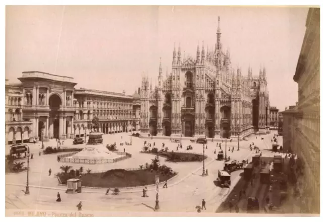 Brogi, Italie, Milano, Piazza del Duamo vintage albumen print  Tirage albuminé