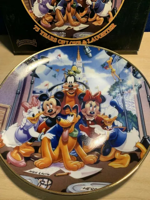 1998 Official Disneyana Convention 75 Years of Love & Laughter Plate GOOFY PLUTO