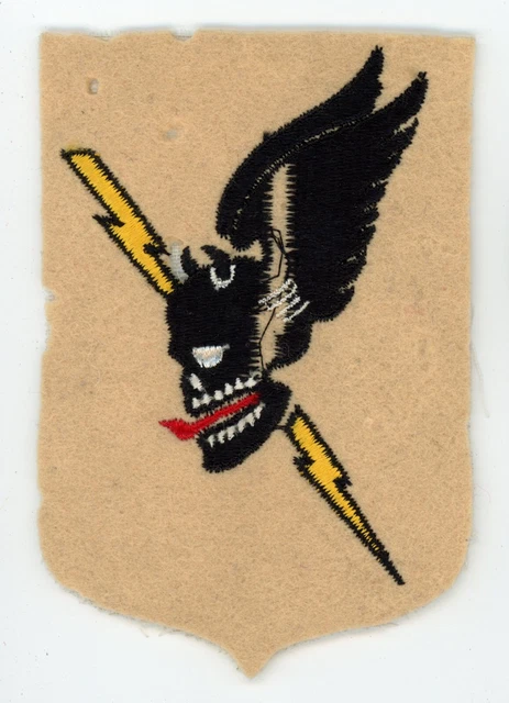 WW2 WWII US Army 802nd Tank Destroyer patch (stitching error but DEAL) WW2 WWII US Army 802nd Tank Destroyer patch (stitching error but DEAL)