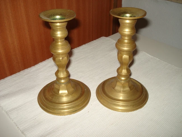 O15 / Paire de bougeoir en laiton massif - H: 16,5 Cm - Poids : 1 , 15 Kg
