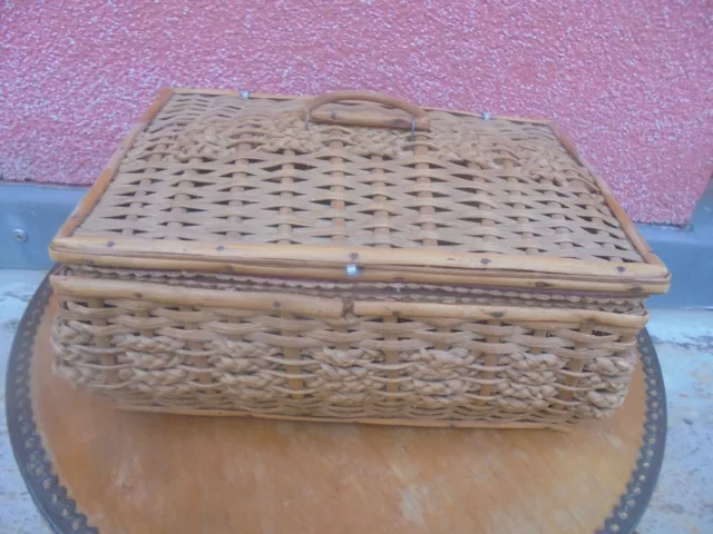 36035 Nähkästchen Weide Korb wicker box utensil 1920 gesteppt sewing