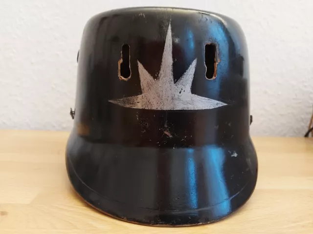 Tschako -Helm frühe DDR/KVP