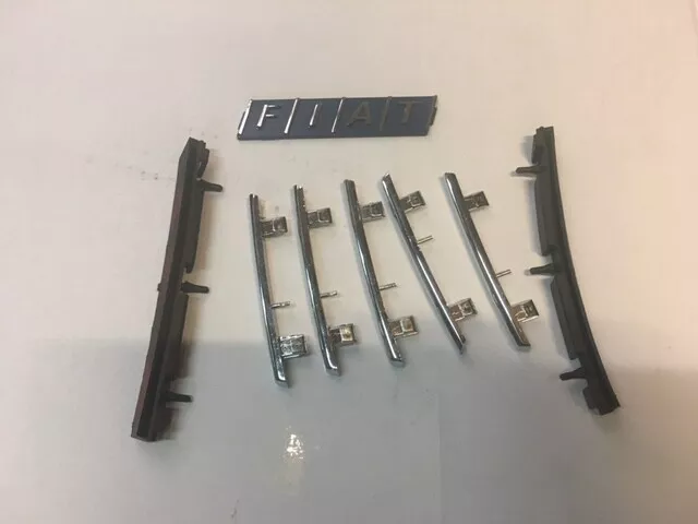 Fiat Uno 1989/94 Logo Barrette Cromate E Guarnizioni Per Griglia Radiatore