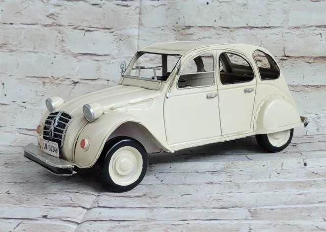 Citroen 2CV, beige, Model Car, Miniature déjà montée, Welly 1:24 Artwork GIFT