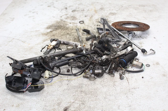 03-05 Yamaha Yzf R6 Parts And Hardware Lot