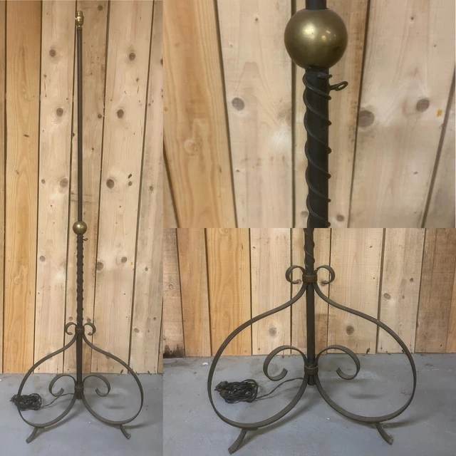 Lampadaire Salon En Rotin Doré À 3 Flammes Avec Etagère - 3 Températures LED, Interrupteur Au Pied & Structure Métallique Stable - Maison