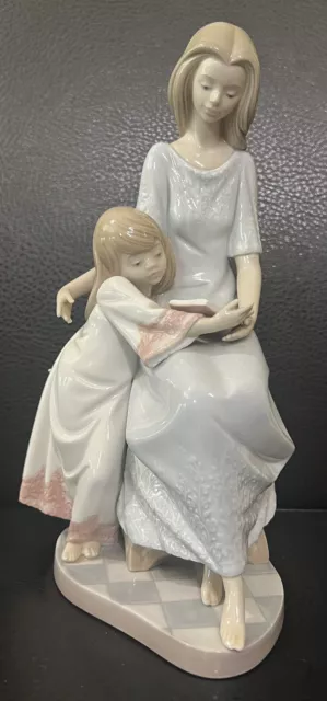 Lladro BEDTIME STORY # 5457 Mother Reading to Daughter Figurine 10-3/4” Tall