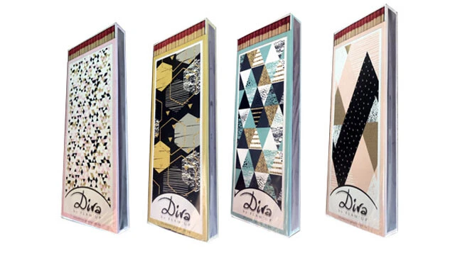 Lot De 10 Boîtes D'Allumettes De Sûreté - 40 Allumettes Par Boîte - Motifs Aléatoires
