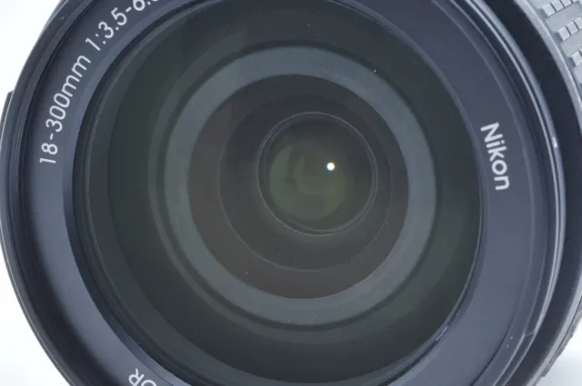 MINT Nikon AF-S NIkkor 18-300mm f/3.5-6.3 G ED VR Zoom DX Lens Japan