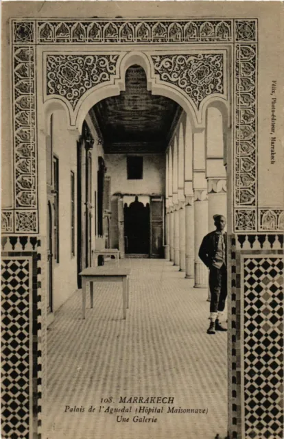 CPA AK Marrakech - Palais de l'Aguedal - Une Galerie MAROC (963568)