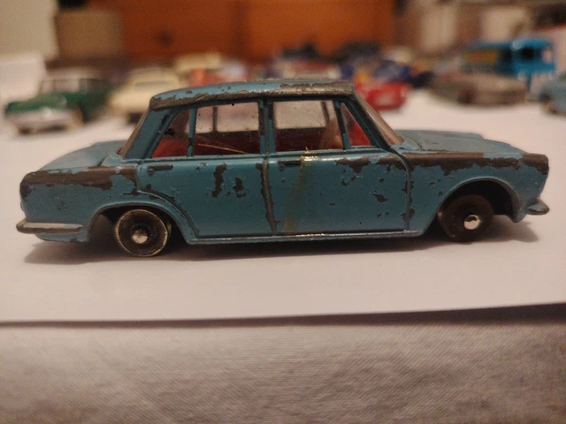 Dinky Toys Simca 1500 N°523 - Modèle Réduit 1:43 à Réparer - Occasion Collection