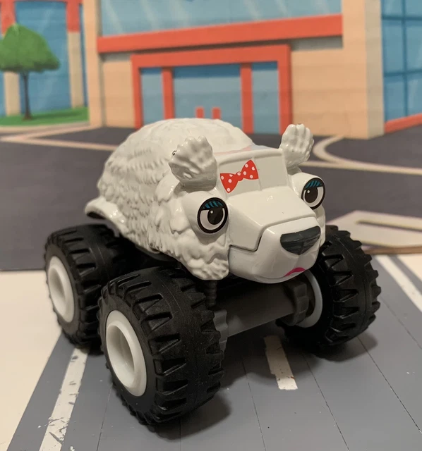 Blaze and the monster machines kissing bear hot sale