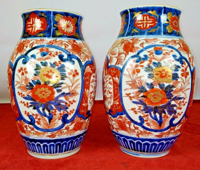 Paire De Vases Japonais De Style Imari. Porcelaine Émaillée. Japon. Xixème Siècl