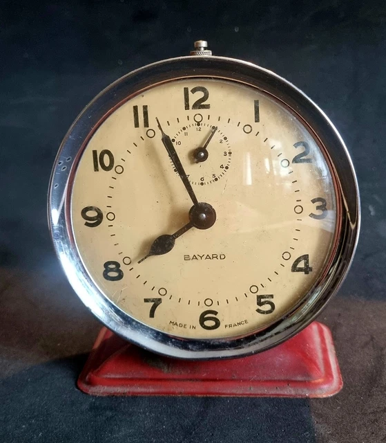 Ancien  Réveil Bayard Modèle rouge
