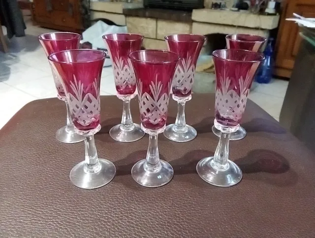 Lot De 7 Verres à liqueur rouge Cristal ???