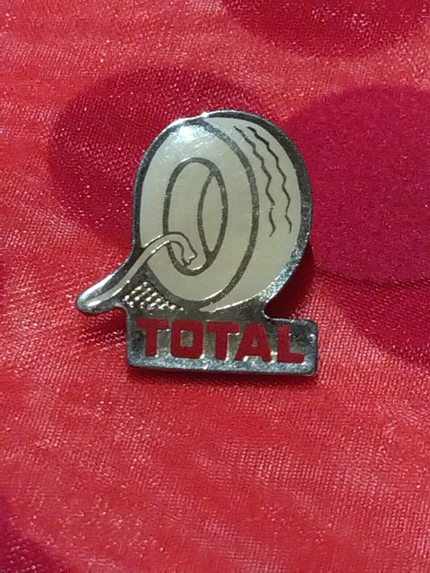 Collection De Pins Vintage – Logo Station Total Gazole Premier – Lot