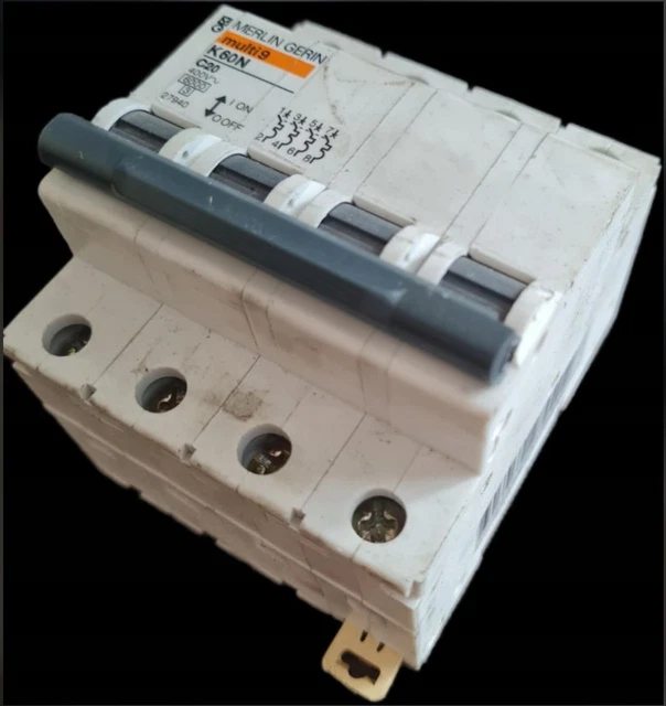 MERLIN GERIN MULTI9 C60N C25 INTERRUTTORE MAGNETOTERMICO 4 POLI 400V 6Ka 24300 EUR 45,00 MERLIN GERIN MULTI9 C60N C25 INTERRUTTORE MAGNETOTERMICO 4 POLI 400V 6Ka 24300 EUR 45,00