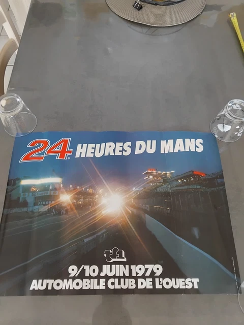スノーボード DELUXE ID 27.5cm Autos, sports, Posters, Calendriers, tickets, affiches
