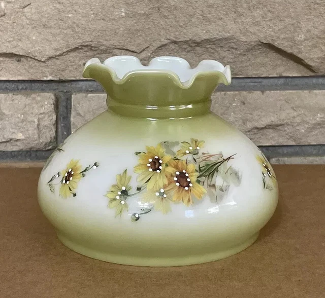 Vintage GWTW 6" Fitter Daisy Hurricane Oil Or Electric Glass Lamp Shade