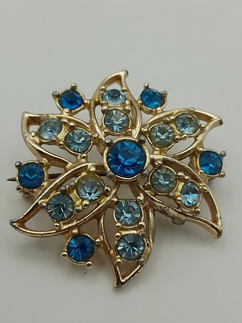 Jolie Broche ancienne fantaisie en métal - pierre verte