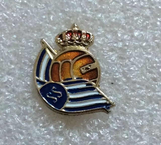 Rare pin badge SPAIN REAL BETIS BALOMPIE FOOTBALL CLUB