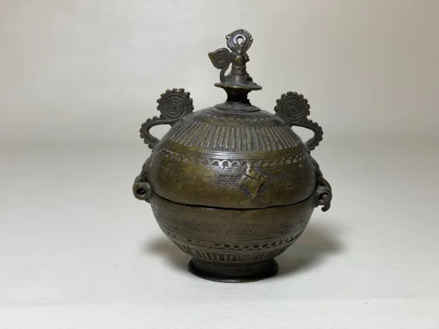 Antique Handmade Brass Betel Lime Box Old Ethnic & Collectible CHUNA-DANI 4"