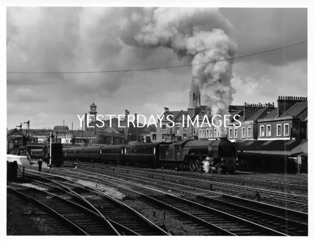 King Cross Station Platform Tunnel Finsbury Park Railway Train Photograph (104)