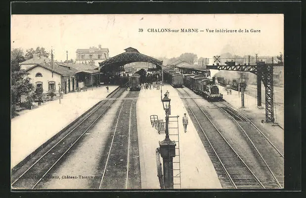 CPA Châlons-sur-Marne, Vue intérieure de la Gare, vue intérieure des La Gare
