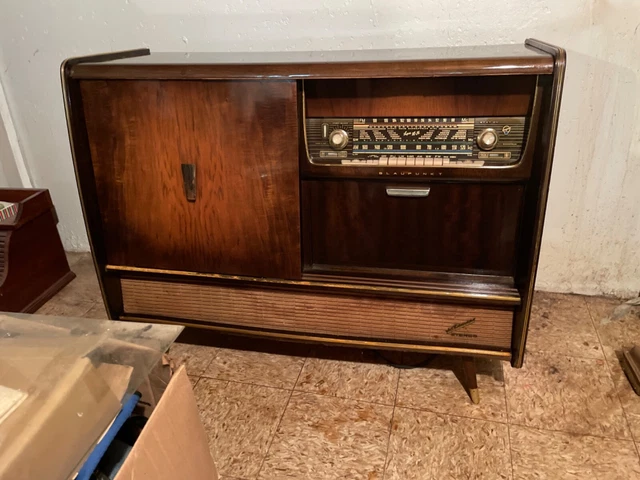 MCM vintage orginal Blaufunk Stereo console with turntable and dry bar. Paperwrk