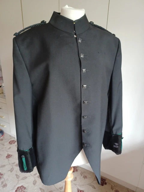 Abito vintage militare irlandese fischietto e flauto su misura sarti nero verde