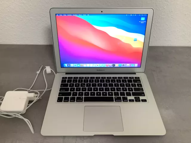 Apple MacBook Air 13,3 Zoll (128GB SSD, Intel Core i5, 4GB Ram)